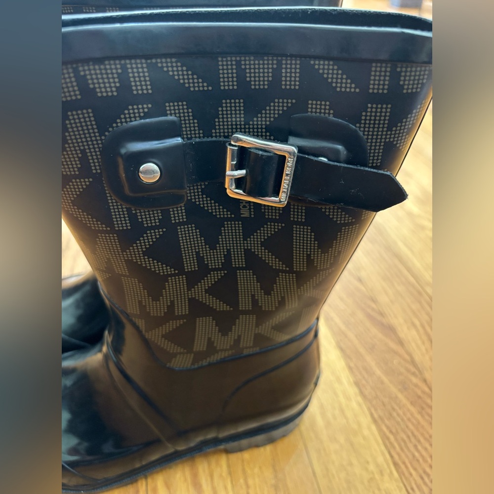 MICHAEL Michael Kors Mid Calf RainBoots Women’s 6M Black/Brown Logo Flawed* Read - Picture 6 of 11